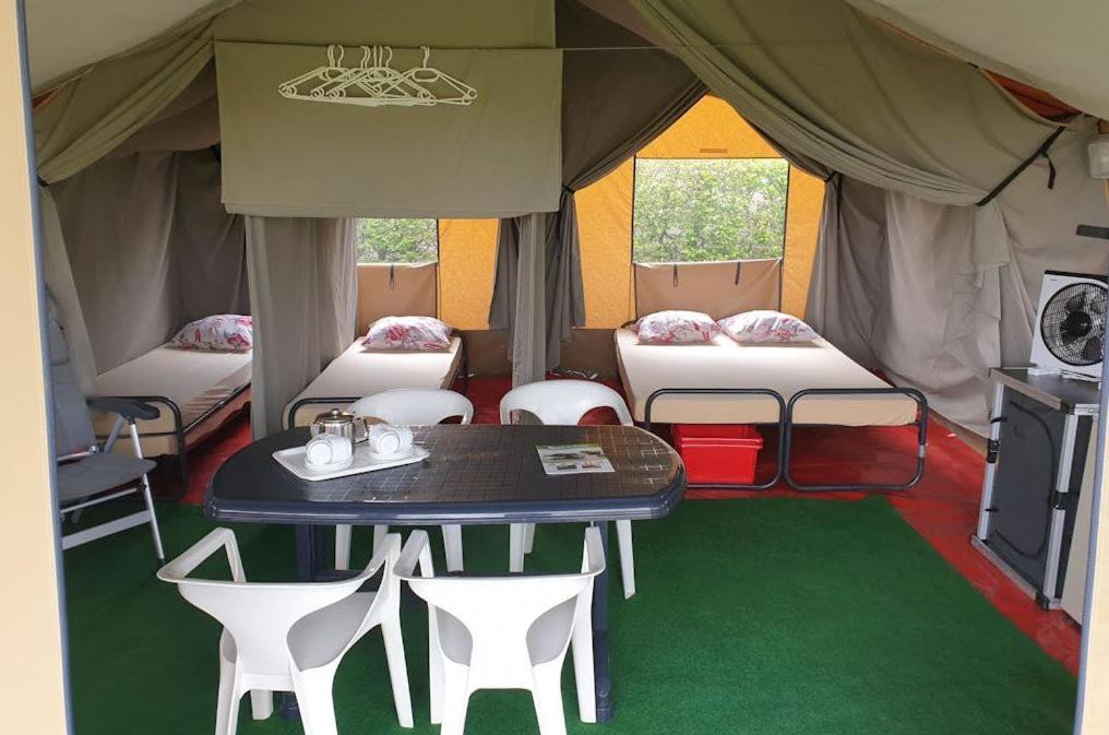 Easyatent Safari Tent Lanterna Цервар-Порат Номер фото